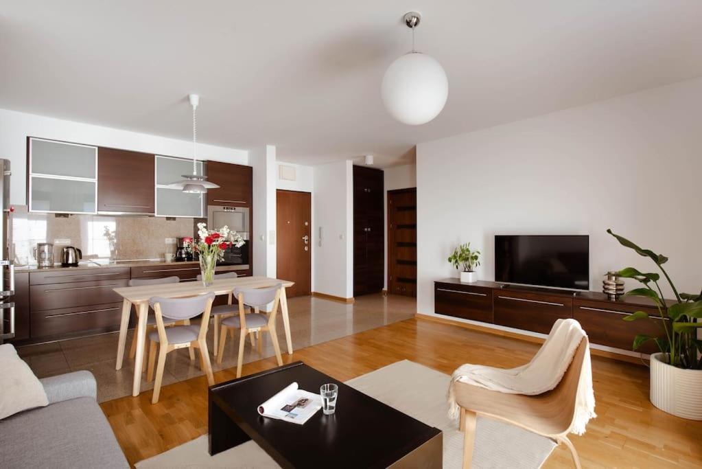 Wygodny Apartament Przy Dworcu Krasków Eksteriør bilde