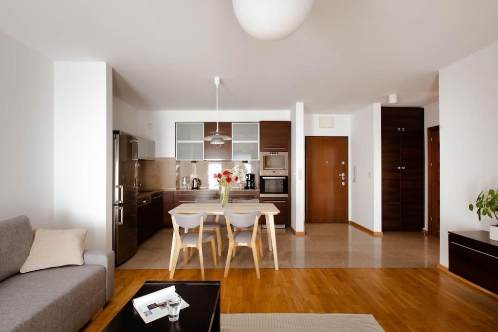Wygodny Apartament Przy Dworcu Krasków Eksteriør bilde